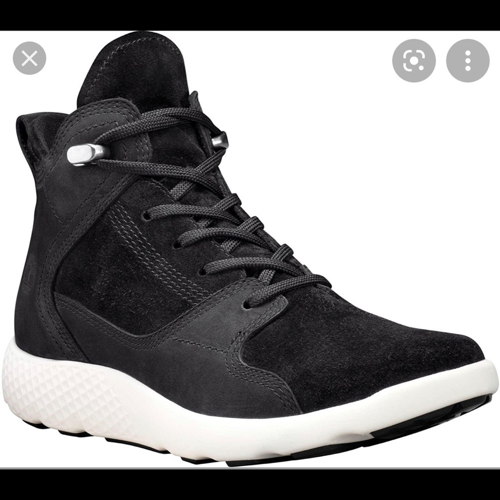 Timberland Flyroam black size 10- Like New!